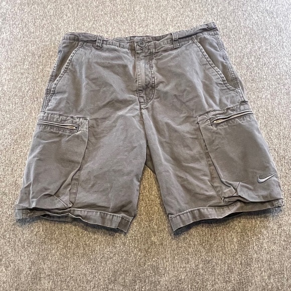 VTG Nike Cargo Shorts Zipper Pockets‎ Casual Activewear Outdoors Gray Size 32 - Picture 1 of 11